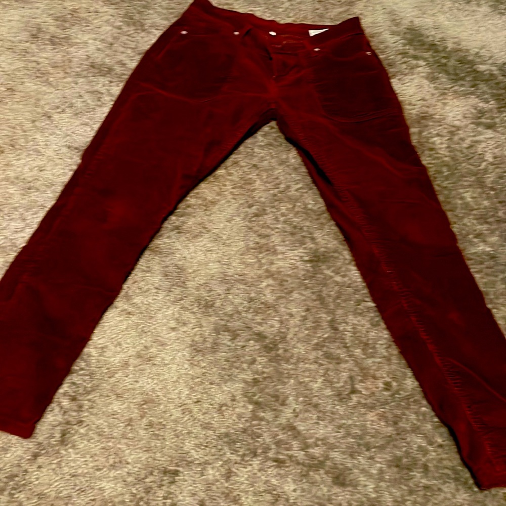 Levi maroon corduroy size 29